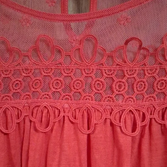 The Limited Scarlet Lace Detail Blouse - Picture 3 of 9